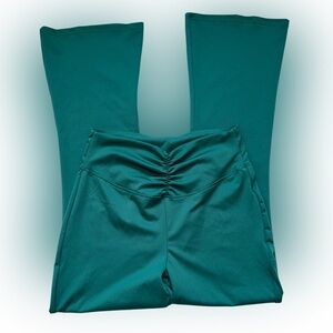 a new day Teal Flare Leggings With High Waist Ruched Front NWOT Size L 70s Vibes
